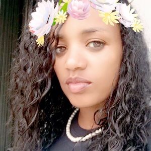 Meet your Posher, Sahra